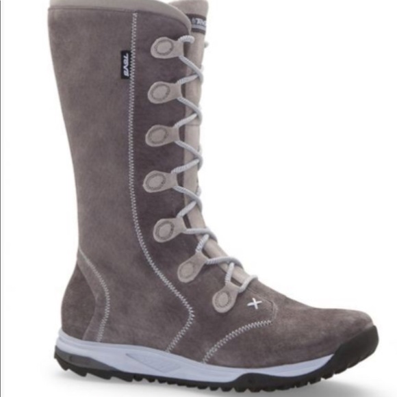 teva thinsulate boots